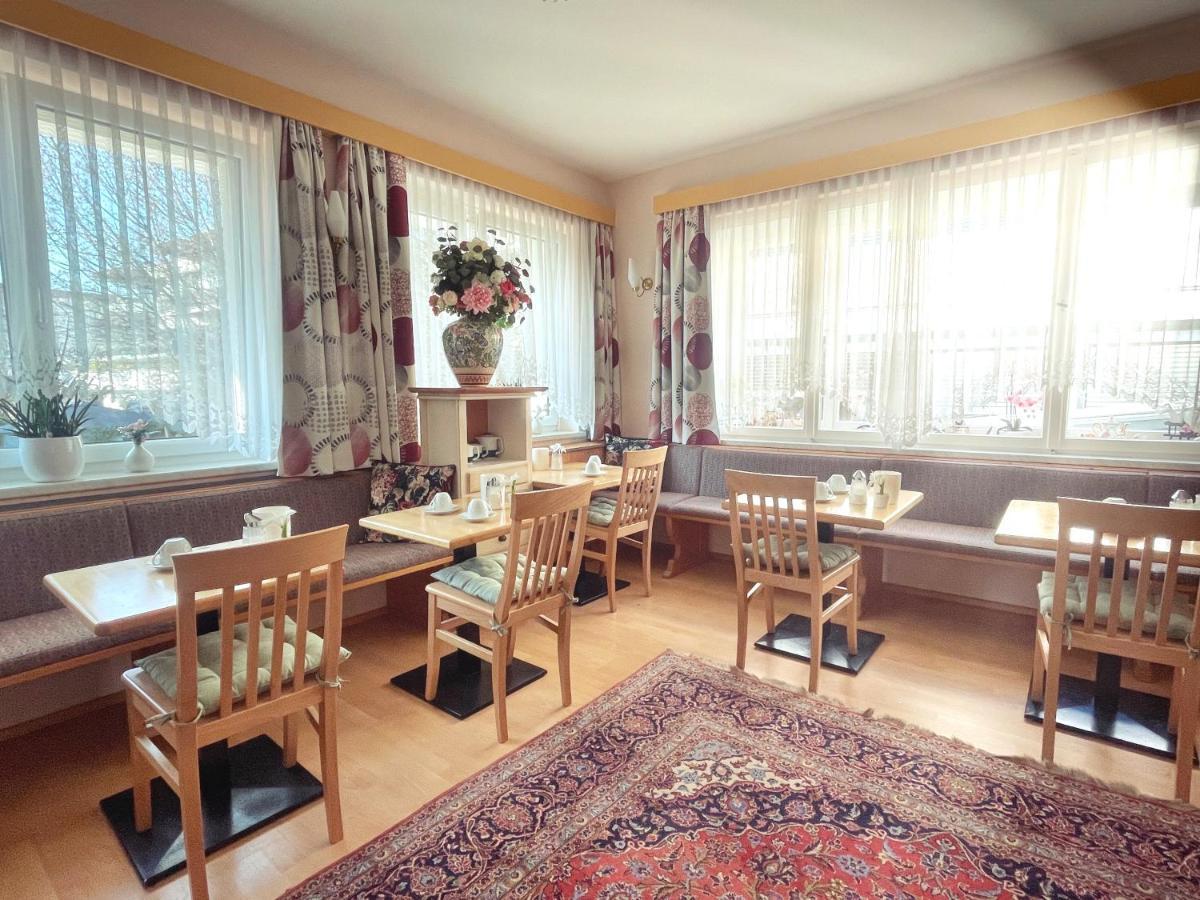 Gartenhotel Garni Pension B&B Инсбрук Екстериор снимка