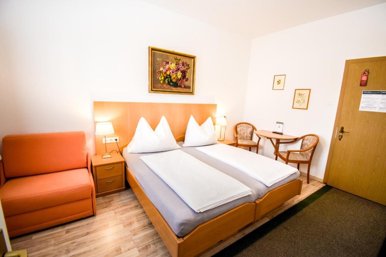 Gartenhotel Garni Pension B&B Инсбрук Екстериор снимка